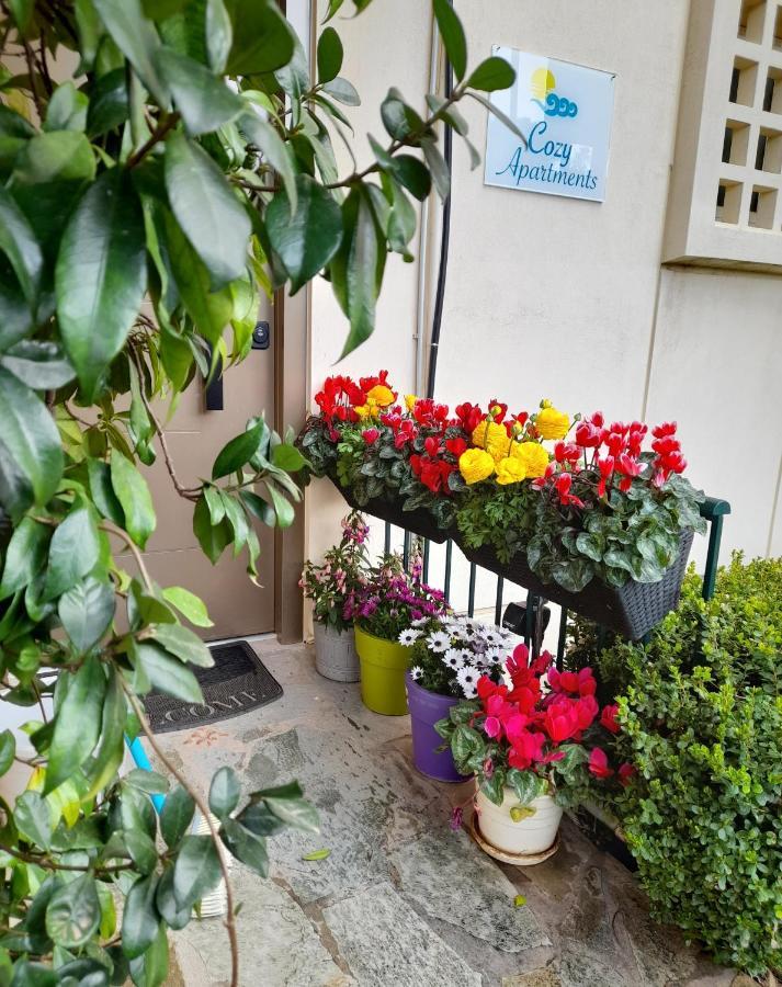 Cozy Apartments Near The Airport Artemida  Exterior photo