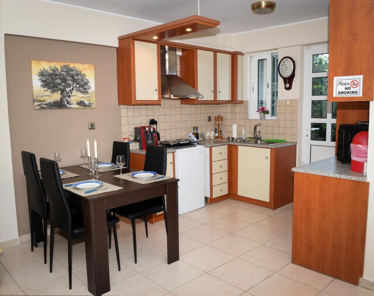 Cozy Apartments Near The Airport Artemida  Exterior photo
