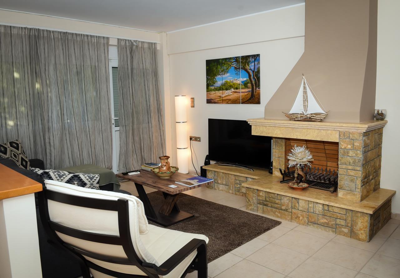 Cozy Apartments Near The Airport Artemida  Exterior photo
